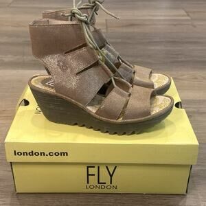 FLY London NIB Womens EU 38-US 7.5 Yoll Wedge Sandal Shoes Lagen Look Chic Indie